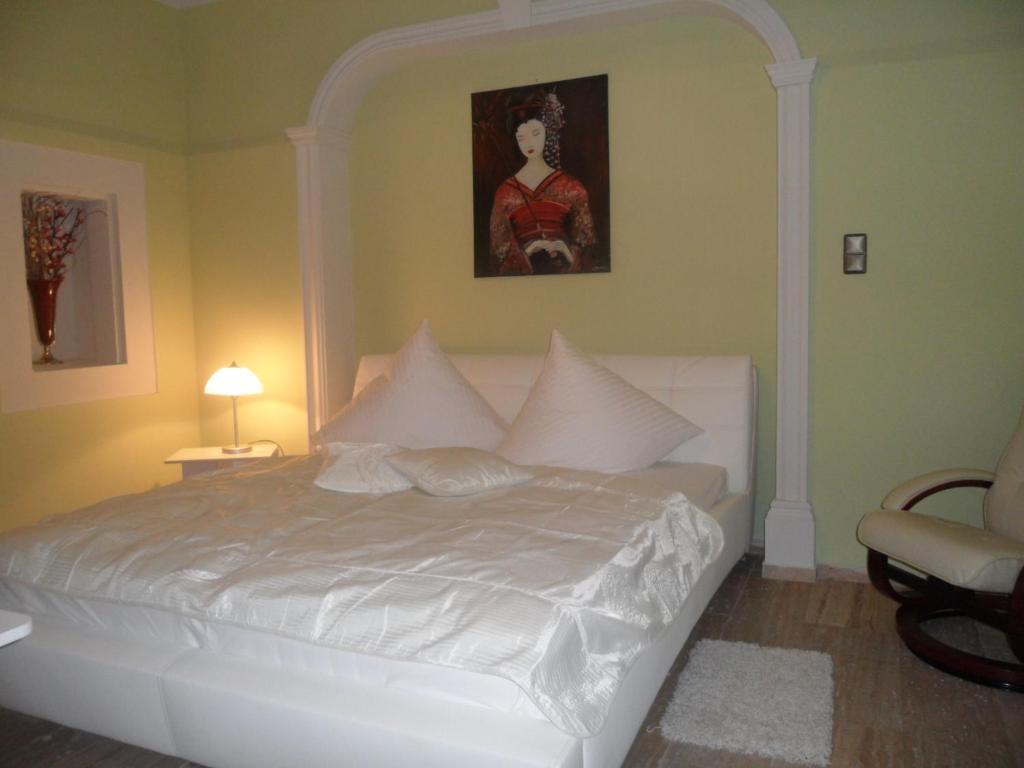 Gutshof Junkerwald Guest House Блискастел Стая снимка